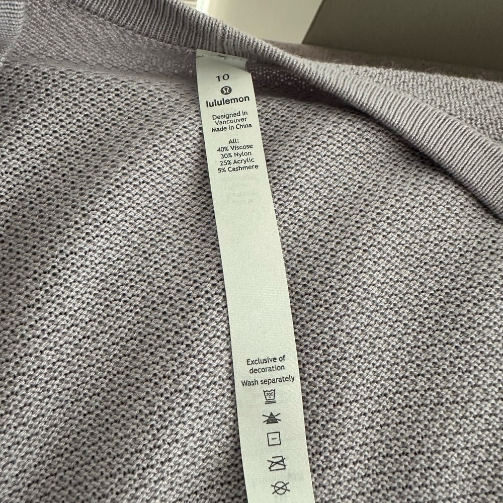 SOLD‼️lululemon athletica women’s front open long wrap